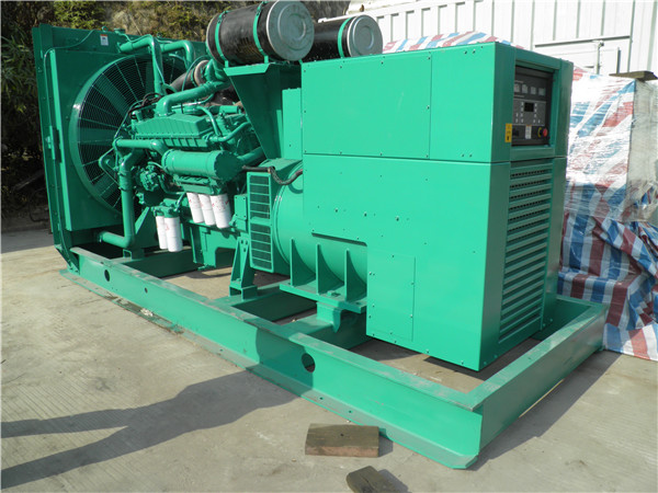 集宁出租发电机 发电机组厂家：柴油发电机组的控制屏的作用是什么？