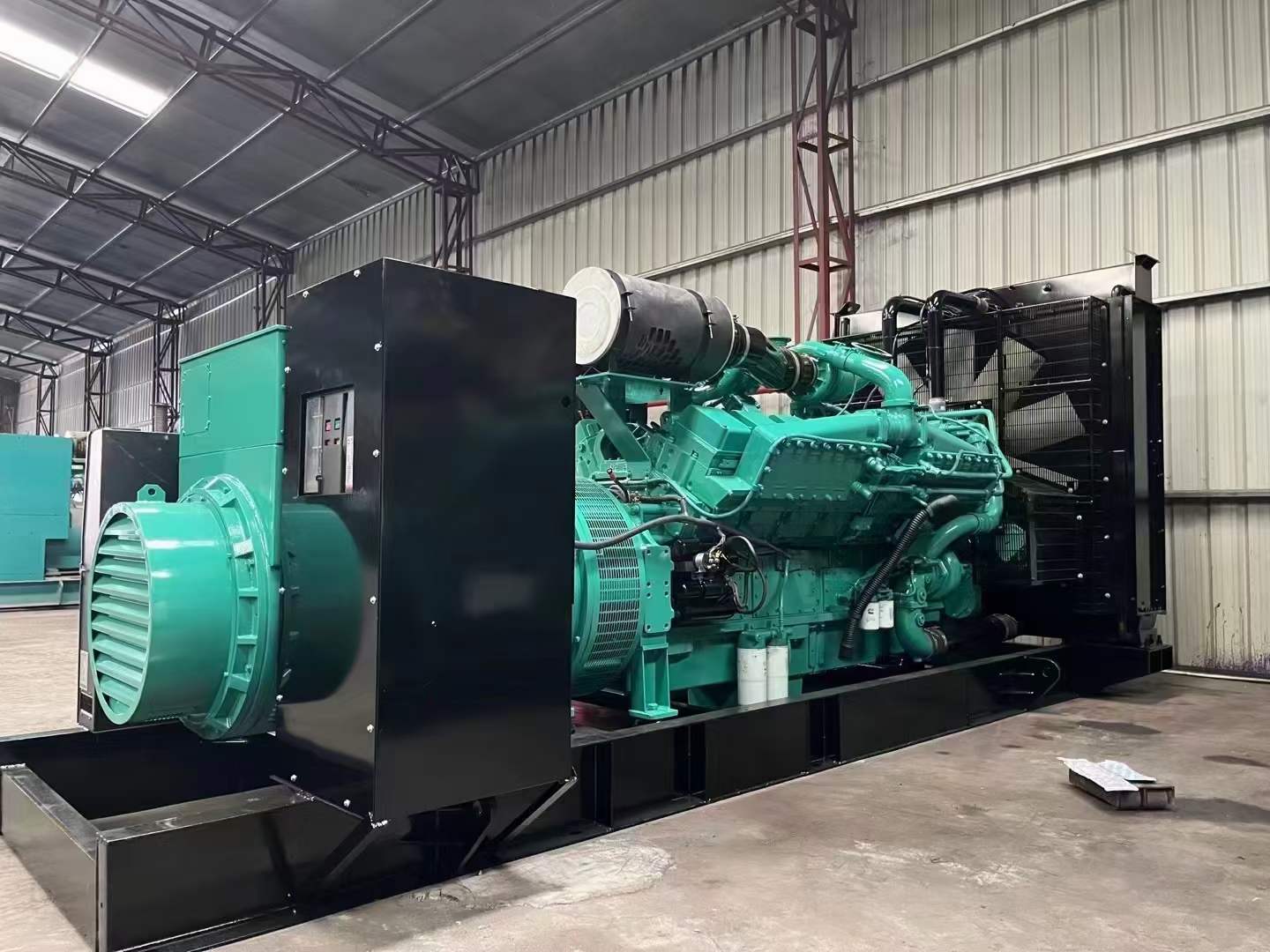 集宁如何降低 800kW 柴油发电机输出电流的波动？